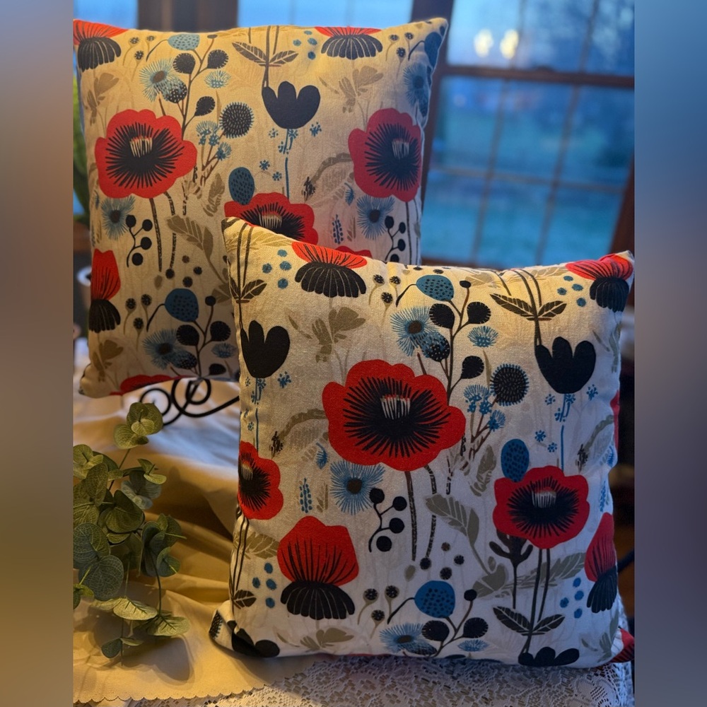 Set of 2 Floral Decorative Throw Pillows Red Blue Scandinavian Style 17 in